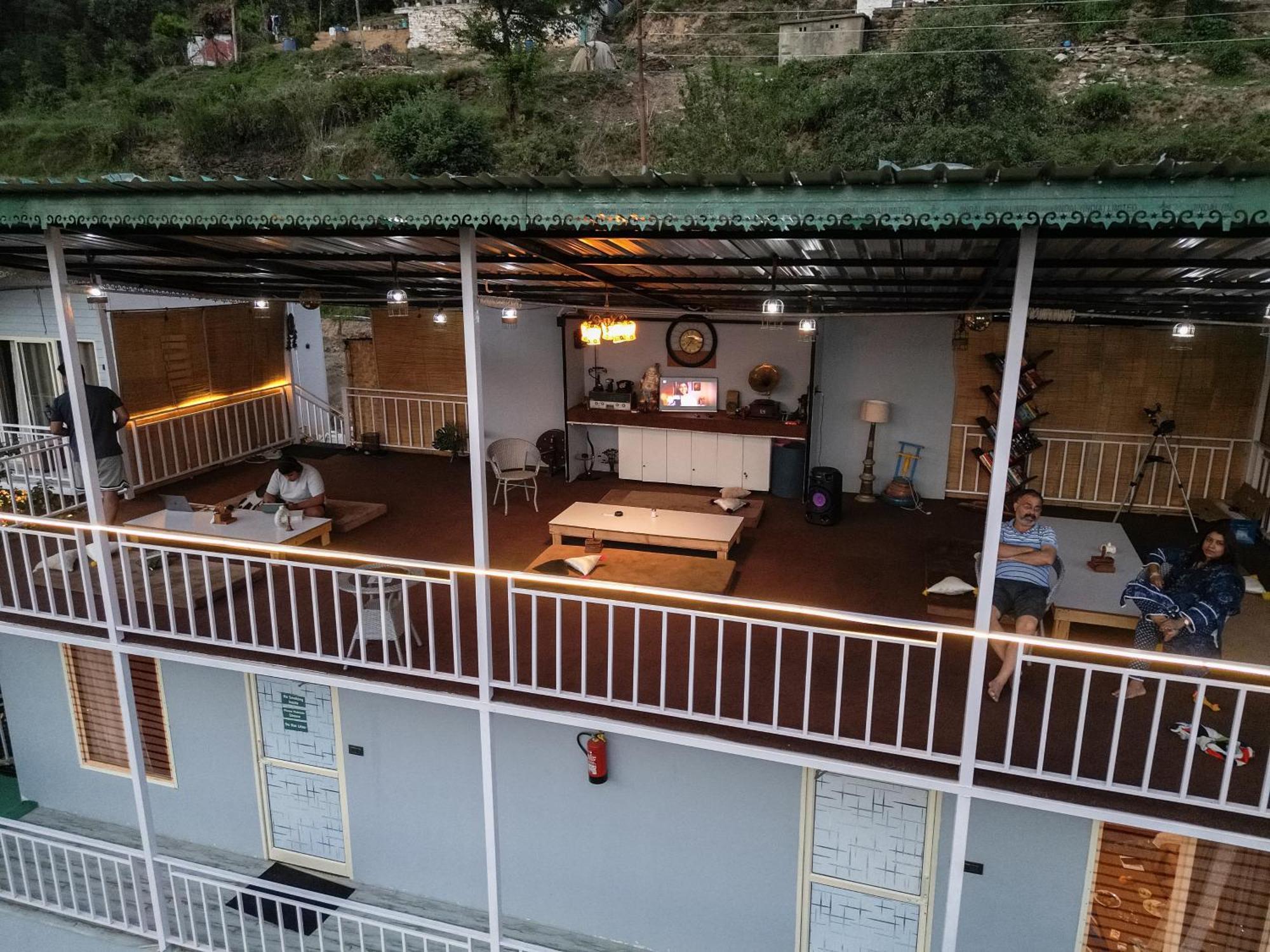 The Rare One'S Mukteshwar - Resort & Cafe Dış mekan fotoğraf