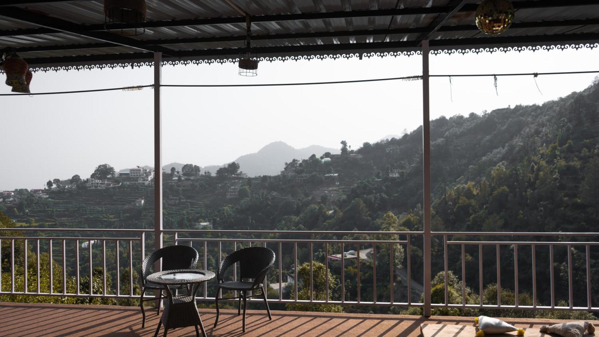 The Rare One'S Mukteshwar - Resort & Cafe Dış mekan fotoğraf