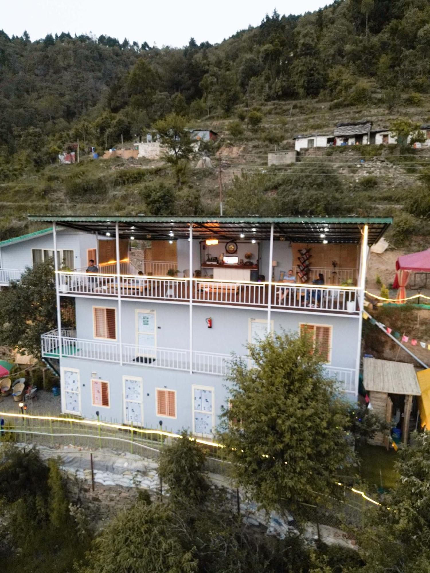 The Rare One'S Mukteshwar - Resort & Cafe Dış mekan fotoğraf