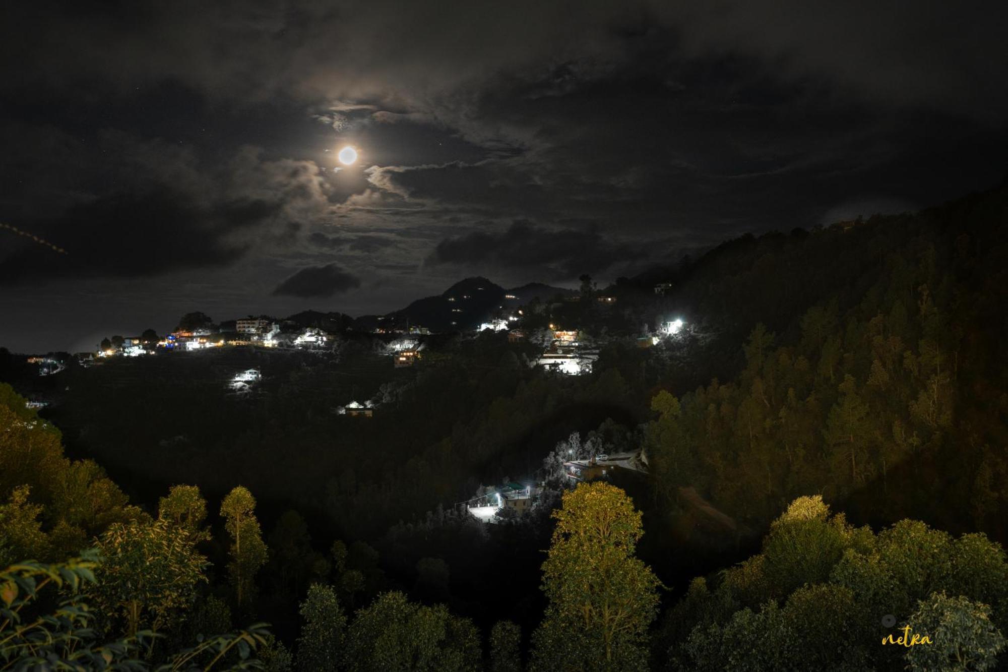 The Rare One'S Mukteshwar - Resort & Cafe Dış mekan fotoğraf