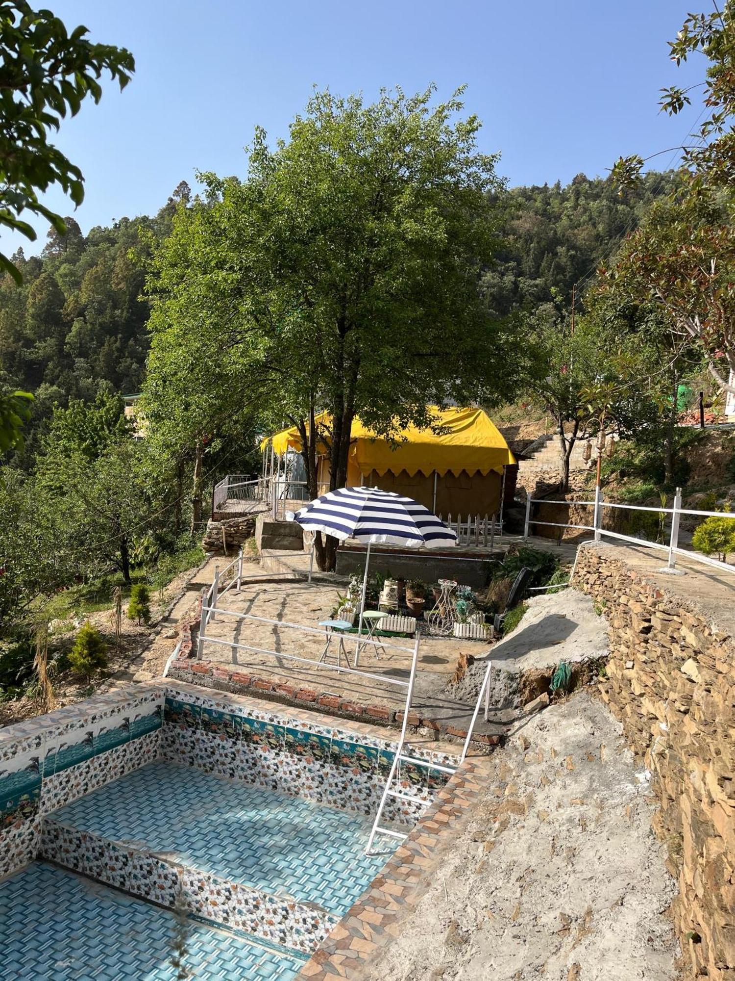 The Rare One'S Mukteshwar - Resort & Cafe Dış mekan fotoğraf