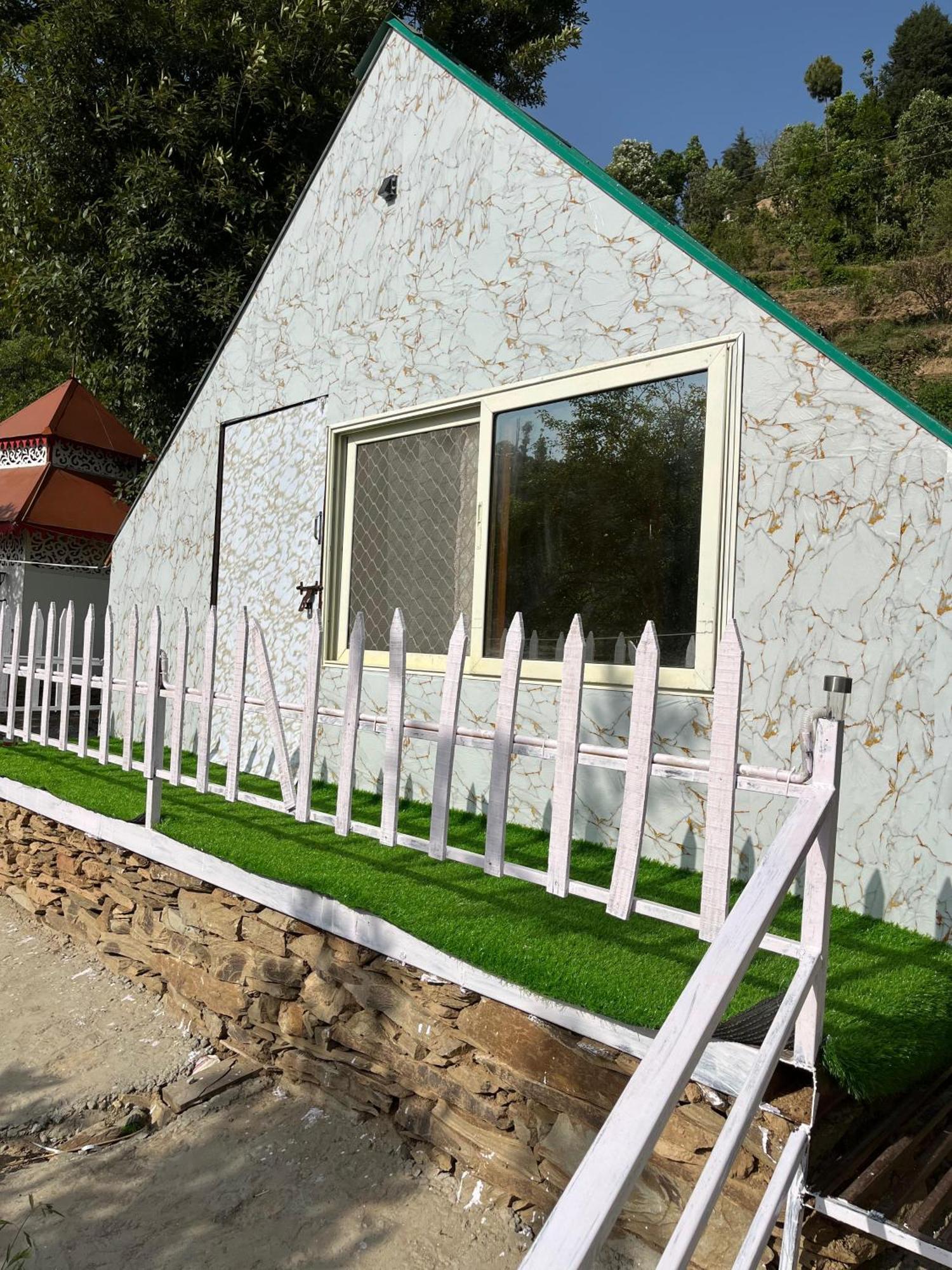 The Rare One'S Mukteshwar - Resort & Cafe Dış mekan fotoğraf