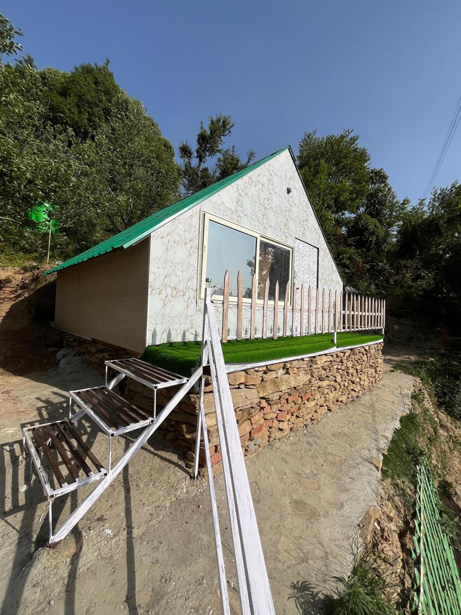 The Rare One'S Mukteshwar - Resort & Cafe Dış mekan fotoğraf