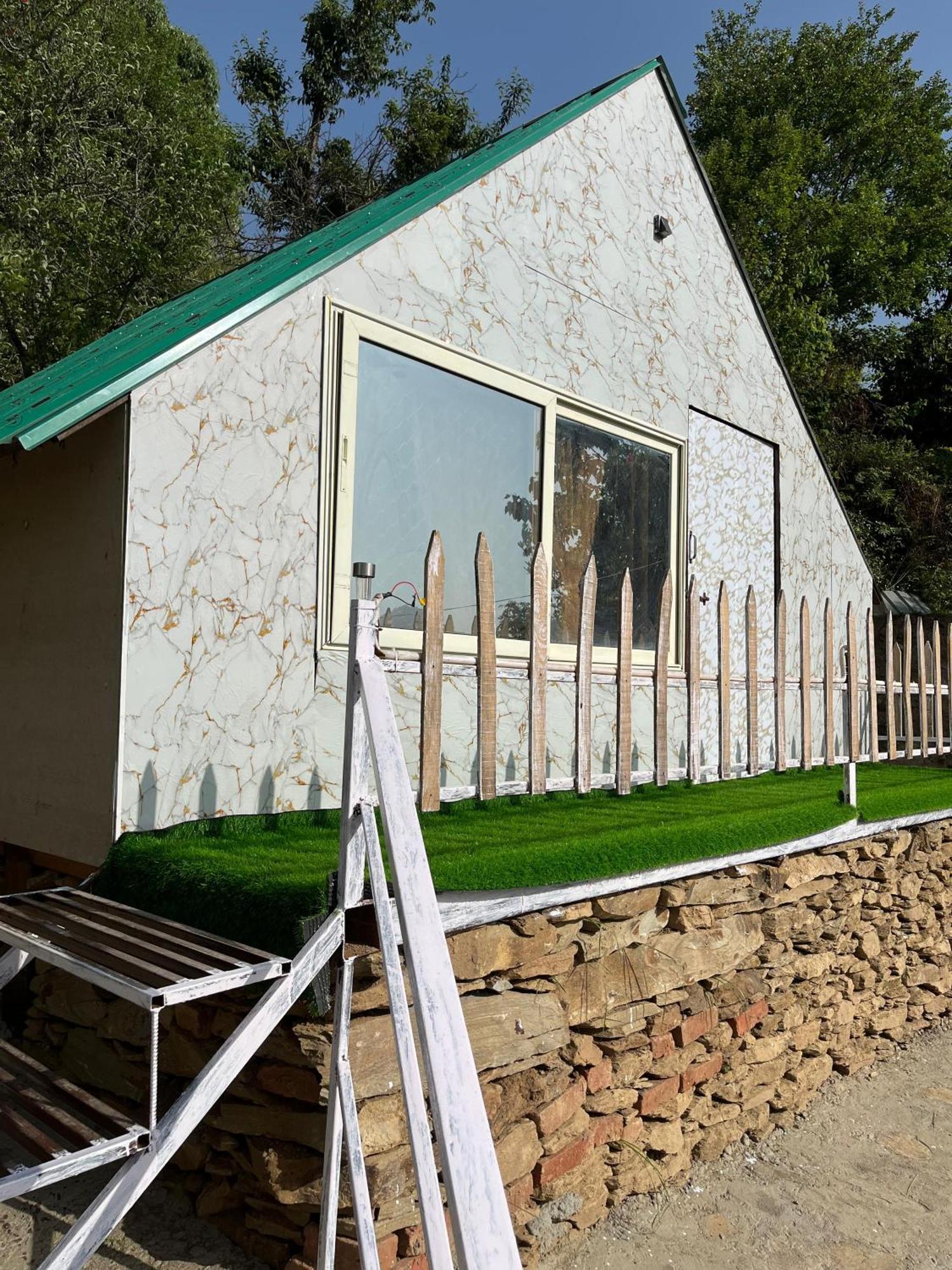 The Rare One'S Mukteshwar - Resort & Cafe Dış mekan fotoğraf