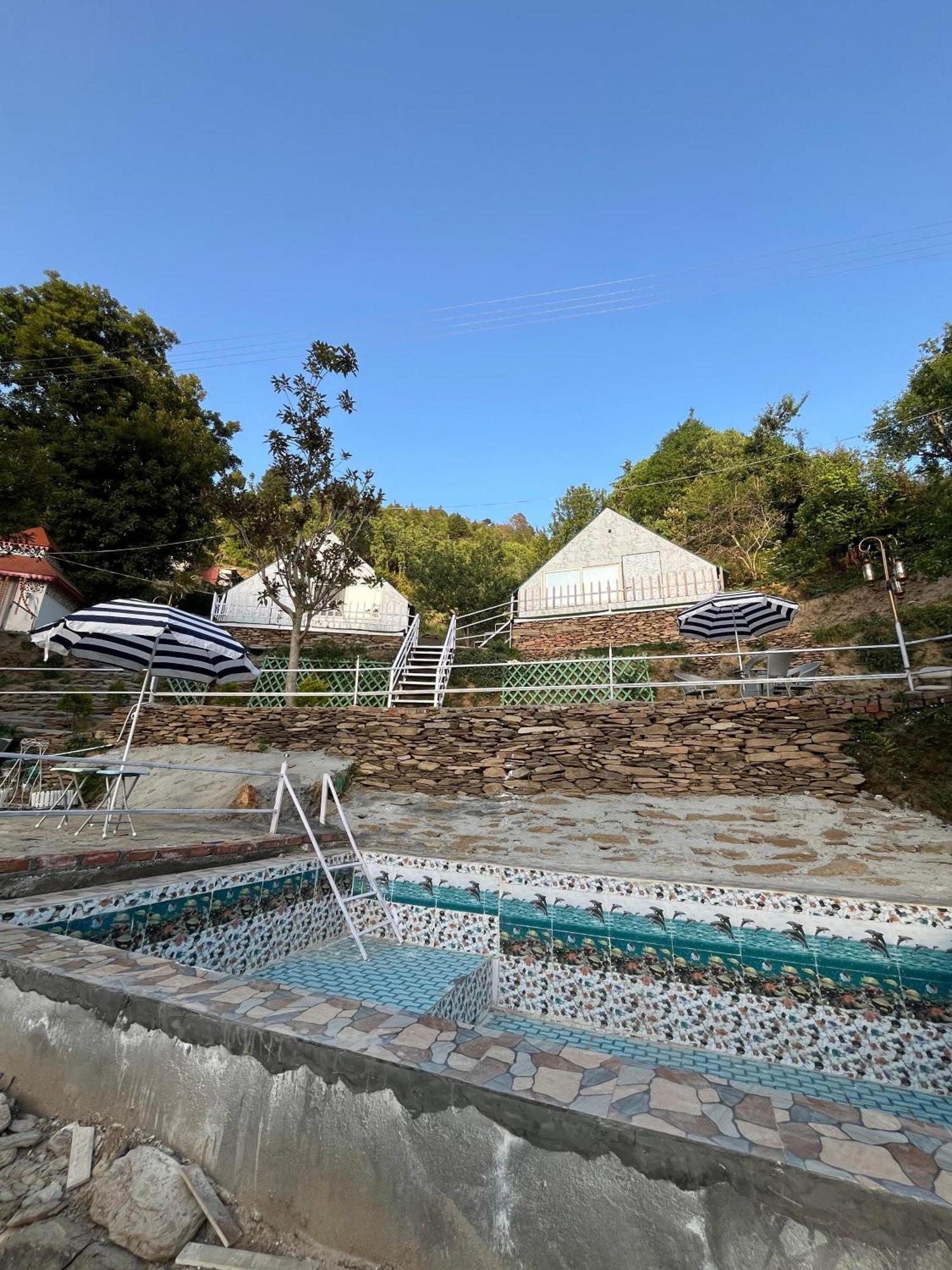 The Rare One'S Mukteshwar - Resort & Cafe Dış mekan fotoğraf